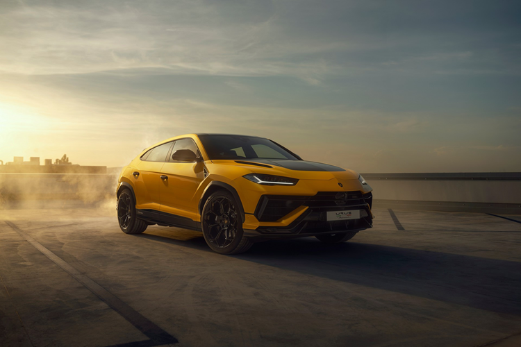 Thay đổi cuối cùng trên siêu xe gầm cao Lamborghini Urus Performante 2023 chính là việc xe rút gọn chỉ còn 4 chế độ lái thay vì 7 như bản tiêu chuẩn, ngoài Strada, Sport và Corsa rất quen thuộc, xe có thêm chế độ lái Rally hoàn toàn mới, hứa hẹn sẽ giúp các khách hàng muốn khám phá xe Lamborghini Urus Performante 2023 trên các con đường khắc nghiệt.