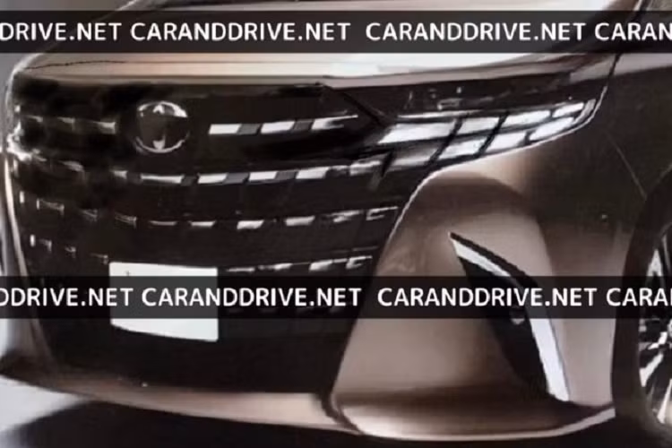 Lưới tản nhiệt có thiết kế không viền và nối liền với dải đèn LED định vị ban ngày của Toyota Alphard 2023 gợi liên tưởng đến Hyundai Tucson. Trong khi đó, cản trước và hốc gió trung tâm của xe chỉ thay đổi nhẹ so với thế hệ cũ.