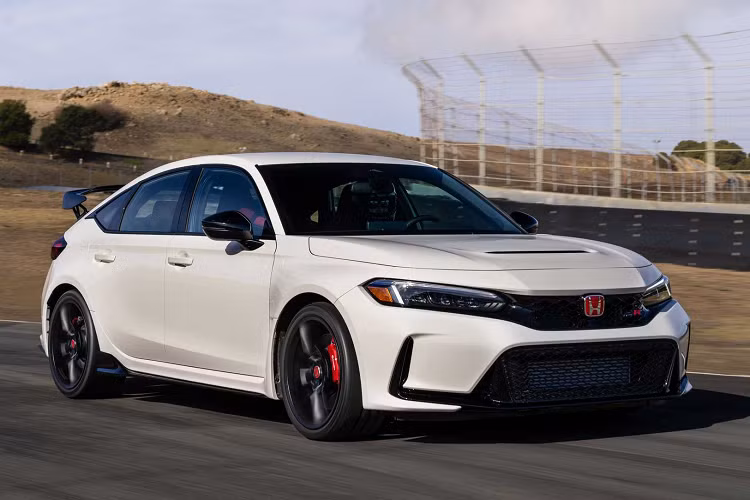 Mới đây, Honda Nhật Bản đã thông báo tạm ngừng nhận đặt cọc Civic Type R thế hệ mới - chiếc sedan hiệu suất cao mới nhất của hãng. Nguyên do được cho là nhu cầu đặt mua Honda Civic Type R 2023 mới tăng cao nhưng nguồn cung chưa ổn định.