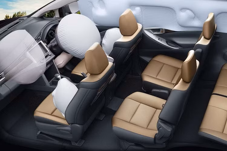 Dù ở phiên bản nào, Toyota Innova Crysta 2023 tại Ấn Độ cũng dùng động cơ diesel 4 xi-lanh, dung tích 2.4L, tạo ra công suất tối đa 148 mã lực và mô-men xoắn cực đại 360 Nm. Động cơ này đáp ứng tiêu chuẩn khí thải RDE sắp được áp dụng tại Ấn Độ và đồng hành cùng hộp số sàn 5 cấp. Trong khi đó, động cơ xăng và hộp số tự động đã bị loại bỏ để tránh cạnh tranh với Toyota Innova Hycross 2023.