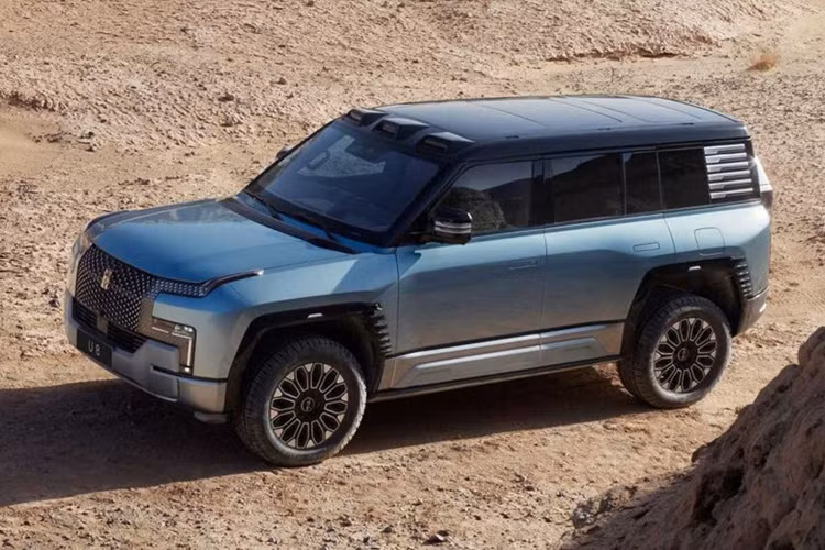 Khi kích hoạt khả năng nổi khẩn cấp, động cơ của U8 Deluxe Edition sẽ tự động tắt trước, hệ thống treo sẽ được nâng lên trạng thái cao nhất, các cửa sổ sẽ tự động được nâng lên, các cửa gió điều hòa sẽ được chuyển từ trạng thái đóng sang trạng thái đóng, tuần hoàn bên trong và quạt làm mát cũng sẽ được bật điều khiển thích ứng... để mang lại hiệu quả bịt kín và chống thấm tốt hơn cho nước nổi khẩn cấp.