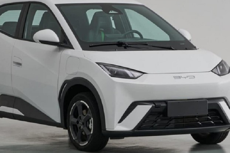 Theo thông tin trên trang web của Bộ Công nghiệp và Công nghệ Thông tin Trung Quốc, BYD Seagull EV 2023 mới sở hữu chiều dài chỉ 3.780 mm, chiều rộng 1.715 mm, chiều cao 1.540 mm cùng chiều dài cơ sở 2.500 mm.