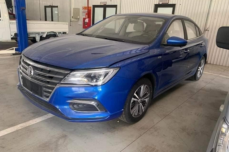 Tháng 9/2023 có thể nói là thời điểm "bung lụa" của các hãng ôtô Việt Nam khi liên tục ra mắt những mẫu xe mới. Điều này không có gì bất ngờ vì đây là thời điểm khi tháng 7 Âm lịch đã kết thúc. Đồng thời, những tháng cuối năm thường cũng là thời điểm sôi động của thị trường ôtô. Không thua kém các thương hiệu Nhật Bản hay Hàn Quốc, MG cũng sẽ ra mắt 2 mẫu xe mới tại Việt Nam trong tháng này, đó là MG5 số sàn MT và RX5.