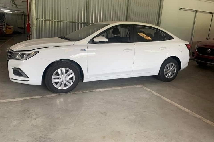 Tuy nhiên, theo thông tin từ đại lý, MG RX5 sẽ có giá từ 650 triệu đồng trong khi con số tương ứng của MG5 MT là 350 triệu đồng. Nếu hai con số này là chính xác thì cặp đôi xe mới của MG sẽ rẻ hơn nhiều so với các đối thủ cùng phân khúc.