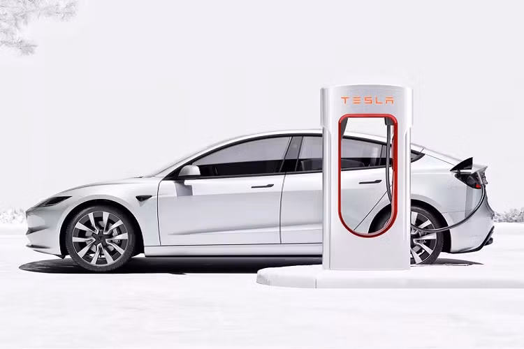 Giá xe Tesla Model 3 2024 khởi điểm tại Đức là từ 43.000 euro (tương đương 1,1 tỷ đồng). Xe sẽ chính thức bán ra tại Đức và châu Âu kể từ tháng 10/2023.