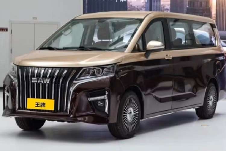 Còn động cơ 2.0L CNG có công suất cực đại 122 mã lực và mô-men xoắn cực đại 175 Nm, kết hợp với hệ truyền động là hộp số sàn 5 cấp.