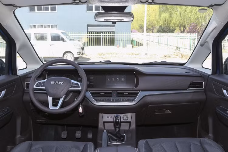 Ở thiết kế, BAW Ace M7 trông chẳng khác gì chiếc xe MPV hạng sang đến từ Nhật Bản, vì thế, nhiều người còn gọi đây là "Toyota Alphard của Trung Quốc".