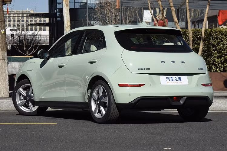 Nguồn cung cấp sức mạnh cho mẫu ôtô Trung Quốc này tiếp tục là mô-tơ điện có công suất tối đa 143 mã lực và mô-men xoắn cực đại 210 Nm. Tùy theo phiên bản, xe sẽ dùng pin lithium-ion photphat (LFP) với dung lượng 47,8 kWh hoặc pin lithium Ternary 63,1 kWh. 2 loại pin này mang đến quãng đường di chuyển sau khi sạc lần lượt là 401 km và 501 km theo chu trình thử nghiệm NEDC.