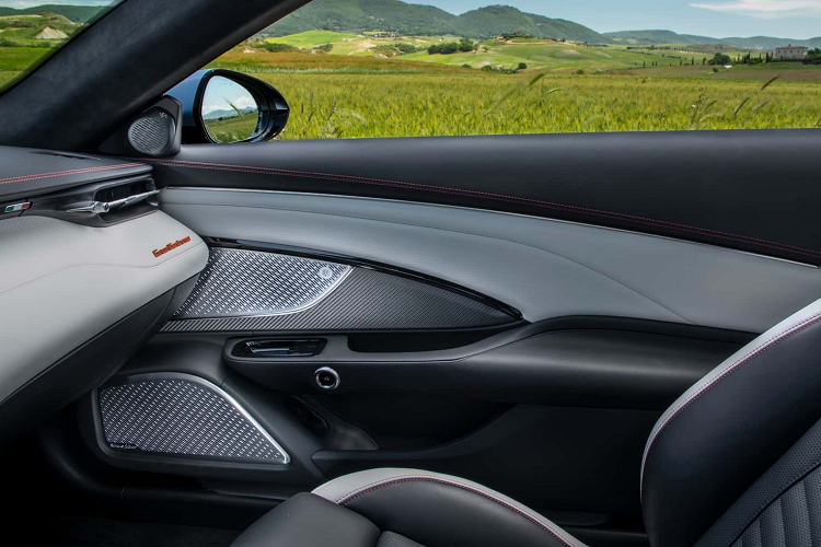 Maserati cho biết họ sẽ giao 50 chiếc GranTurismo phiên bản đặc biệt mới cho khách hàng ở Mỹ và Canada. Các đơn đặt hàng dự kiến sẽ mở vào mùa hè này.