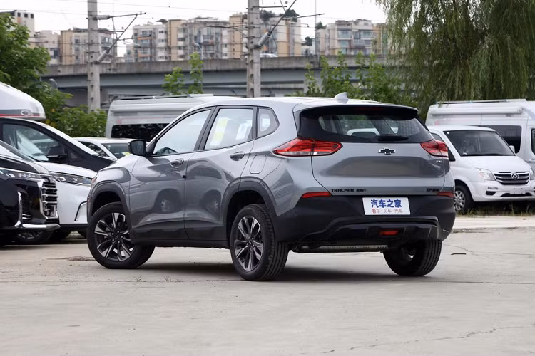 Vào ngày 20/7/2023 vừa qua, thông tin từ phía liên doanh SAIC-GM Chevrolet đã cho biết rằng, chiếc SUV cỡ B của hãng, mẫu xe Chuangku RS 2023, hay còn có tên gọi quốc tế là Chevrolet Tracker RS 2023 mới đã chính thức ra mắt tại thị trường Trung Quốc.