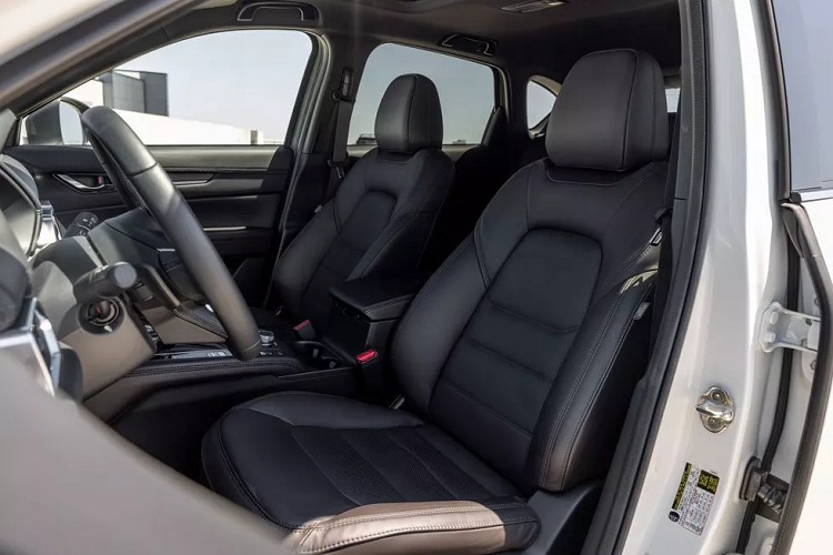 Dự kiến, Mazda CX-5 2023 tại Việt Nam vẫn trang bị đầy đủ gói an toàn chủ động i-Activsense bao gồm: Cảnh bảo điểm mù và cảnh báo phương tiện cắt ngang phía sau, Hỗ trợ phanh thông minh và Cảnh báo vật cản phía trước, Điều khiển hành trình thích ứng tự động, Hỗ trợ di chuyển trong phố, Cảnh báo lệch làn đường, Hỗ trợ giữ làn đường, Đèn pha thích ứng chủ động...