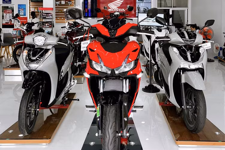 Can Tet, xe may Suzuki va Honda giam gia manh toi hon 50 trieu dong-Hinh-3