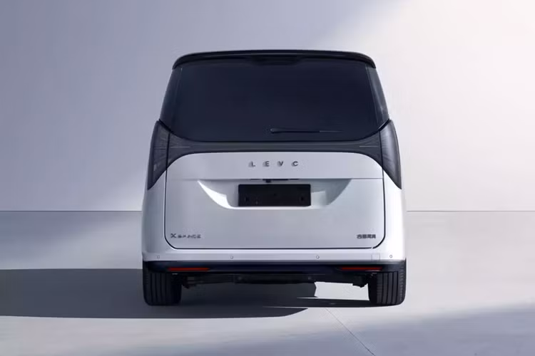 Mẫu xe MPV LEVC L380 hoàn toàn mới chia sẻ hệ thống cung ứng toàn cầu của Geely. Là thương hiệu năng lượng mới cao cấp toàn cầu, mẫu MPV mới ra mắt nhiều khả năng sẽ là những mẫu xe cao cấp như Jikrypton 009 và Volvo EMP90.