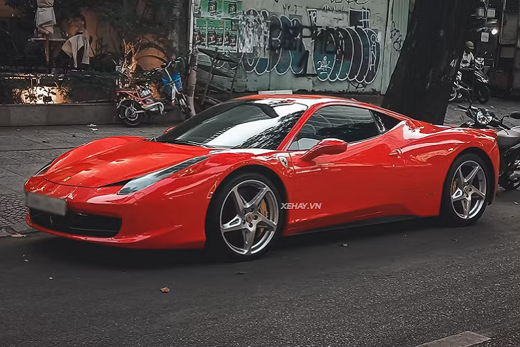 Ferrari 458 Italia tien ty bo xo Ha Noi 