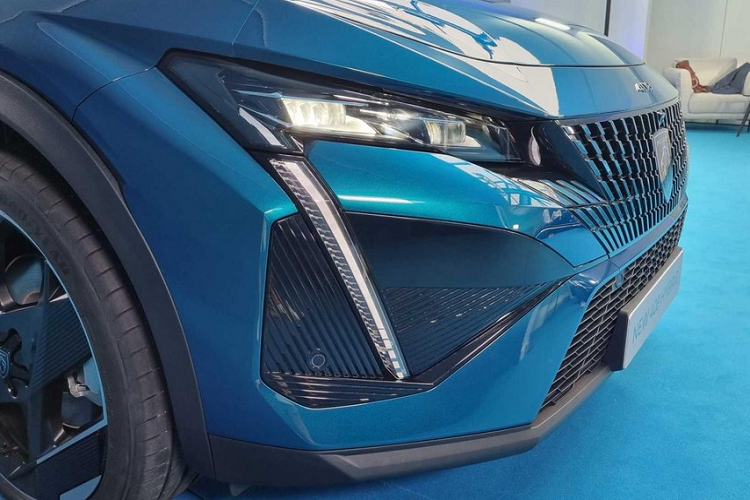 Giá xe Peugeot 408 2023 ở thị trường Thái Lan vẫn chưa được công bố. Tương tự Peugeot e-2008, mẫu xe này cũng sẽ được mở bán trong triển lãm Bangkok International Motor Show 2023 và giao cho khách hàng Thái Lan vào quý III năm nay.