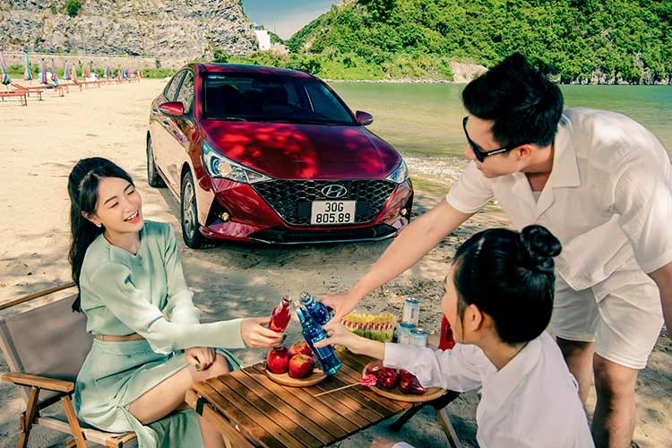 Tính riêng quý III/2023, doanh số của Hyundai Accent đạt 4.088 xe. Hyundai Accent sở hữu cho mình lợi thế về giá bán. Hơn nữa, trong năm 2023, Accent cũng liên tục được giảm giá tại đại lý, kèm theo ưu đãi 50% lệ phí trước bạ từ Chính phủ, giúp cho mẫu xe này sở hữu mức giá lăn bánh hấp dẫn hơn những đối thủ khác.