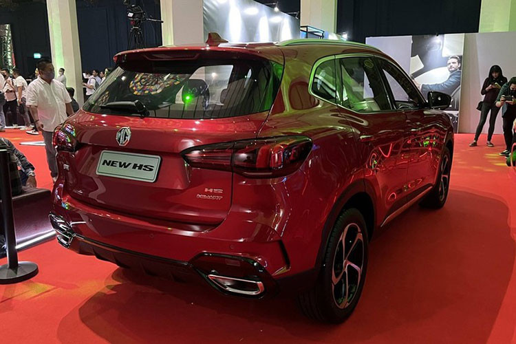 Thứ nhất là động cơ xăng 4 xi-lanh, tăng áp, dung tích 1.5L, tạo ra công suất tối đa 162 mã lực và mô-men xoắn cực đại 250 Nm. Sức mạnh được truyền đi thông qua hộp số tự động ly hợp kép 7 cấp và hệ dẫn động cầu trước. Thứ hai là hệ truyền động plug-in hybrid với máy xăng tăng áp 1.5L như trên và mô-tơ điện cho tổng công suất 284 mã lực và mô-men xoắn cực đại 480 Nm.