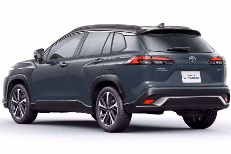 Những khách hàng không quan tâm đến Toyota Corolla Cross 2024 bản hybrid có thể chọn biến thể động cơ đốt trong hiện được trang bị máy 4 xi-lanh 2.0 lít thay vì loại 1.8 lít trước đây.
