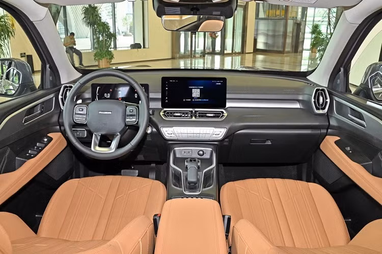 Tuy có kích thước lớn nhưng mẫu xe này chỉ được trang bị nội thất 2 hàng ghế với 5 chỗ ngồi. Khi hàng ghế thứ hai gập xuống, Haval H5 2024 sở hữu khoang hành lý có thể tích 2.116 lít và chứa được vật dài đến 2 m.