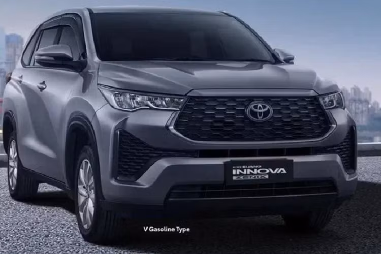 Tại Việt Nam, các đại diện bán hàng Toyota xác nhận đặt cọc dànhToyota Innova thế hệ mới sẽ bán ra trong Quý 3/2023. Theo những nguồn tin này, Toyota Innova thế hệ mới tại Việt Nam cũng được trang bị động cơ Hybrid và được nhập khẩu nguyên chiếc từ Indonesia, đồng thời bổ sung phiên bản số sàn và sẽ được lắp ráp CKD trong nước.