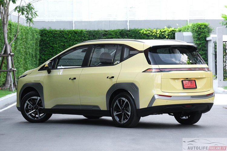 Và mơ ước đó đã được hiện thực hóa khi thương hiệu Aion của GAC đã ra mắt mẫu xe điện đầu tiên của mình ở thị trường ngoài Trung Quốc, đó là Aion Y Plus. Trước đó, vào đầu tháng 6 năm nay, GAC Aion đã ký biên bản ghi nhớ hợp tác với đại lý đầu tiên tại Thái Lan, chính thức công bố gia nhập thị trường Thái Lan.