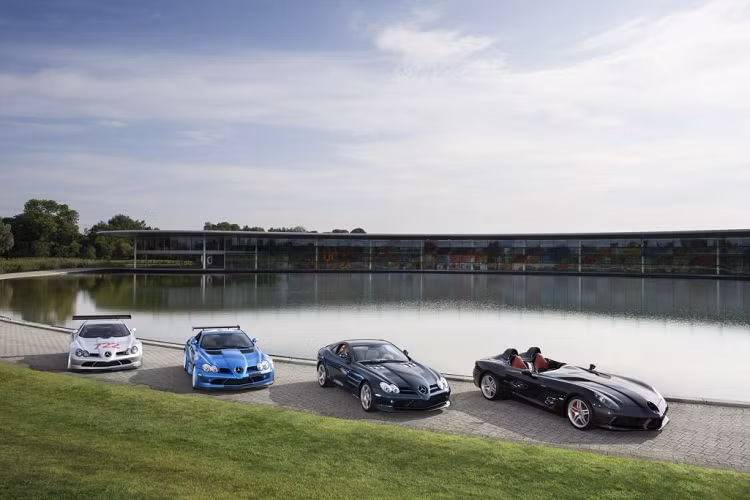 Hình dáng và ngôn ngữ phong cách của chiếc xe bám sát theo những yêu cầu của Mercedes nhưng cũng đồng thời thể những đặc trưng của nguyên mẫu xe ý tưởng Vision SLR nhiều nhất có thể. Thành quả này được hiện thực hóa từ kỹ thuật đột phá, việc tận dụng chuyên môn của McLaren xoay quanh vật liệu tổng hợp sợi carbon mà thương hiệu tích lũy được xuyên suốt hàng chục năm kinh nghiệm trong sân chơi F1 và mẫu xe đường trường McLaren F1.