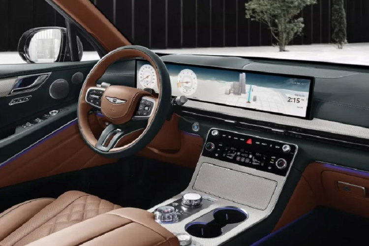 Genesis GV80 Coupe 2024 được trang bị nội thất 5 chỗ ngồi với hàng ghế thứ hai hẹp hơn so với GV80 tiêu chuẩn. Tuy nhiên, hàng ghế sau của xe lại có thêm tính năng ngả chỉnh điện để mang đến tư thế ngồi thư thái hơn cho người dùng. Cung cấp sức mạnh cho mẫu SUV lai Coupe này là 3 tùy chọn động cơ.