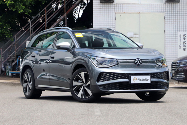 Dù ở phiên bản nào, xe cũng được trang bị pin ternary lithium-ion với dung lượng 58 kWh hoặc 77 kWh, mang đến phạm vi di chuyển dao động từ 460 - 617 km sau khi sạc đầy. Thời gian sạc đầy pin bằng sạc chậm AC là từ 9,5 - 12,5 tiếng. Với bộ sạc nhanh, thời gian sạc pin từ 0-80% là khoảng 40 phút.