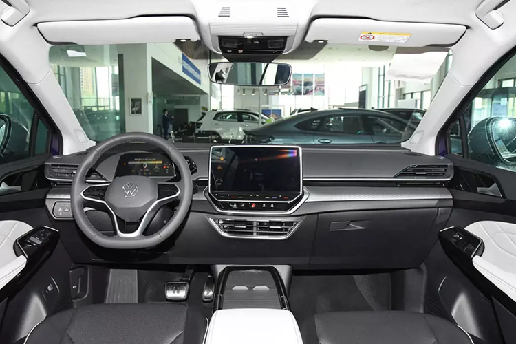 Nếu được bán ở Việt Nam, Volkswagen ID.6 X sẽ là đối thủ của VinFast VF8. Được phát triển dựa trên cơ sở gầm bệ MEB của Volkswagen, ID.6 X sở hữu phong cách thiết kế tương tự người anh em cùng thương hiệu là ID.4. Mẫu SUV điện này được trang bị cụm đèn pha IQ.