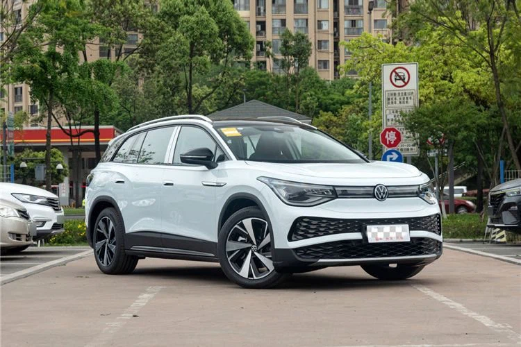 Bản tiêu chuẩn dùng 1 mô-tơ điện mạnh 132 kW (khoảng 179 mã lực) và mô-men xoắn cực đại 310 Nm. 2 phiên bản tầm trung được trang bị 1 mô-tơ điện với công suất tối đa 150 kW (204 mã lực) và mô-men xoắn cực đại 310 Nm. Bản cao cấp nhất có 2 mô-tơ điện với thông số 80 kW (108 mã lực)/162 Nm và 150 kW (204 mã lực)/310 Nm.