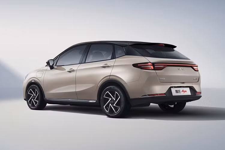 Như vậy, mẫu ôtô điện này có kích thước ngang ngửa với VinFast VF5 Plus ở Việt Nam. Hiện hình ảnh nội thất của Neta Aya 2024 chưa được hé lộ. Tuy nhiên, sẽ không bất ngờ nếu xe chỉ được bổ sung một số trang bị tiện nghi so với phiên bản cũ.