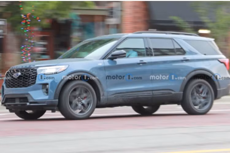 Thiết kế này được các chuyên gia đánh giá là có nhiều điểm tương đồng với mẫu SUV 5 chỗ Ford Territory và phiên bản Explorer đang được bán tại thị trường Trung Quốc. Phần đuôi xe tổng thể không có nhiều sự khác biệt so với phiên bản hiện tại, tuy nhiên, đèn hậu đã được điều chỉnh về mặt đồ họa, dường như cũng khá tương đồng với xe SUV Ford Explorer mới tại thị trường Trung Quốc.