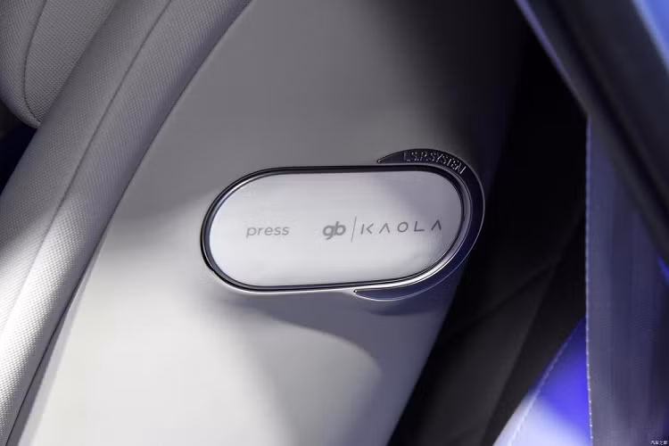 Điều đáng nói là Polar Fox Koala 2023 còn được trang bị bộ phận lọc điều hòa không khí có cấu trúc bề mặt riêng siêu lớn với công nghệ của Viện Hàn lâm Khoa học Trung Quốc, có thể lọc hiệu quả PM2.5, PM10, giọt nhỏ, bụi mịn, phấn hoa.