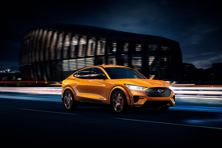 Ford Mustang Mach-E giam toi 6000 USD 