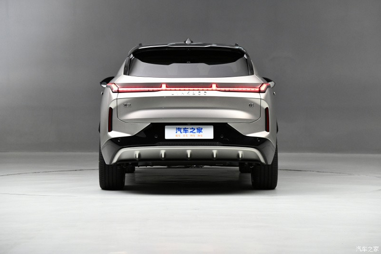 Đến nay, chỉ sau vài ngày mở bán trước, mẫu xe SUV Lynk &amp; Co đã chính thức thông báo đơn hàng dành cho mẫu xe SUV mang ký hiệu 08 của mình hiện tại đã vượt mốc 10.000 chiếc, đây là 1 con số vô cùng ấn tượng dành cho 1 chiếc xe SUV.