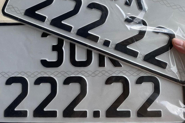 Toyota Camry trung bien 