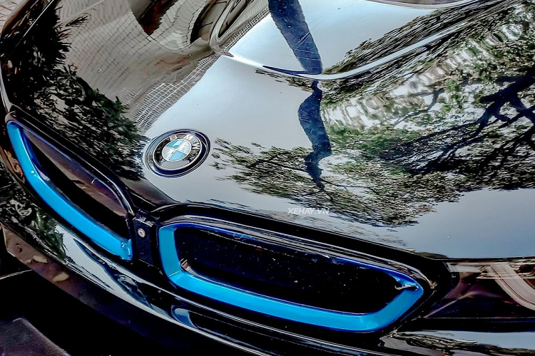 Cỗ máy này cung cấp sức mạnh tối đa 231 mã lực và mô-men xoắn cực đại 320Nm. Xe còn có một động cơ điện sản sinh công suất tối đa 129 mã lực và mô-men xoắn cực đại 250 Nm.