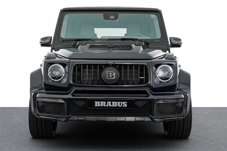 Được biết, bộ sưu tập Brabus Blue Shadow gồm G63 Brabus 900, du thuyền cao tốc Brabus Shadow 900 XC Cross Cabin và đồng hồ Panerai Submersible S Brabus. Tổng giá trị bộ sưu tập lên đến 1,2 triệu USD.