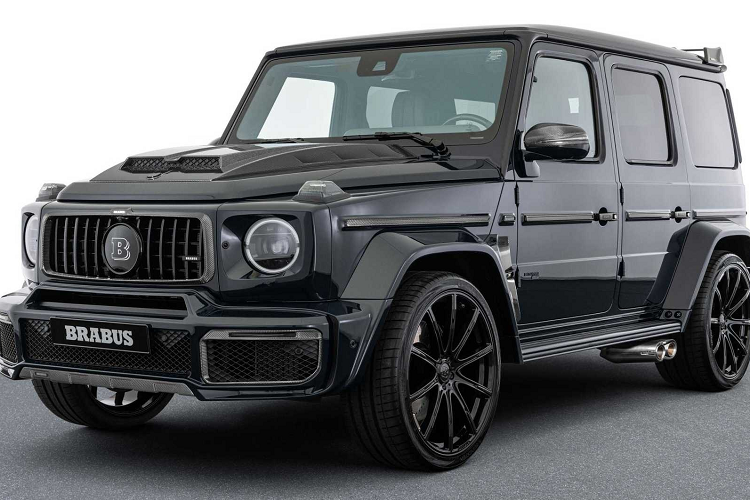 Mẫu xe SUV Mercedes-AMG G63 Brabus 900 Deep Blue không có quá nhiều thay đổi so với những mẫu G63 Brabus 900 trước đây, điểm nhấn của mẫu xe này chính là tông màu sơn xanh Deep Blue theo cảm hứng "đại dương".