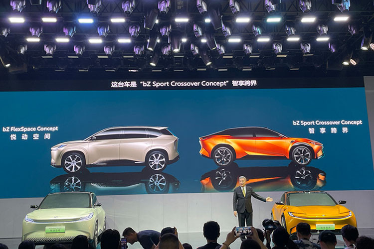 Trong khi đó không gian nội thất sẽ cần làm lại khá nhiều khi hình ảnh concept có phong cách đậm chất tương lai, thậm chí có phần viễn tưởng, không phù hợp với công nghệ sản xuất hiện tại.