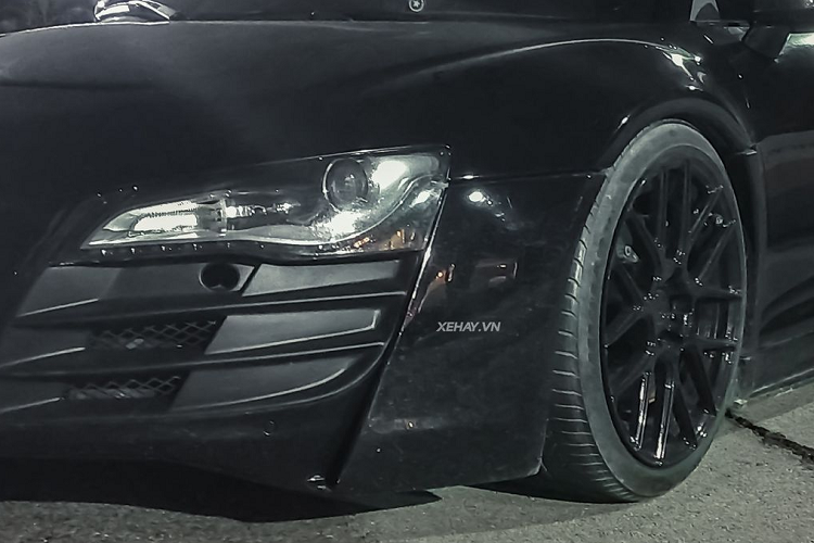 Được biết, trước khi lắp bộ la-zăng của hãng độ ADV.1, siêu xe này từng được trang bị bộ mâm 20 inch 5 chấu kép của Forgiato cùng bộ lốp Pirelli P Zero Nero.