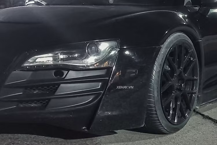 Được biết, trước khi lắp bộ la-zăng của hãng độ ADV.1, siêu xe này từng được trang bị bộ mâm 20 inch 5 chấu kép của Forgiato cùng bộ lốp Pirelli P Zero Nero.