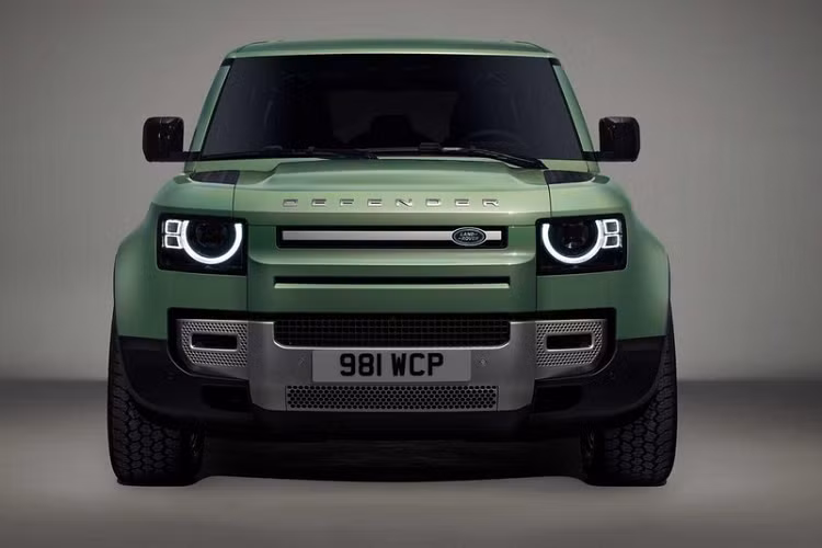 Vào tháng 9 năm ngoái, Land Rover ra mắt Defender 75th Limited Edition, là phiên bản kỷ niệm 75 năm ngày mà hãng xe Anh quốc đã giới thiệu phiên bản Series I của dòng xe này tại Amsterdam Motor Show vào năm 1948.