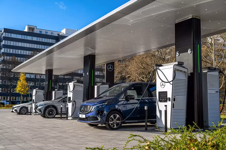 Mercedes-Benz mo tram sac xe dien dau tien chinh hang tai chau Au-Hinh-3