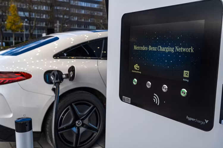 Mercedes-Benz mo tram sac xe dien dau tien chinh hang tai chau Au-Hinh-2