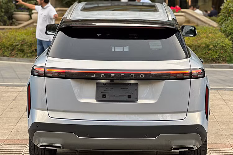 Hệ truyền động này cho phép xe chạy được quãng đường tối đa 1.200 km đồng thời chỉ tiêu thụ lượng xăng trung bình 1 lít/100 km. Thời gian tăng dung lượng pin của phiên bản PHEV từ 30% lên 80% là 18 phút.