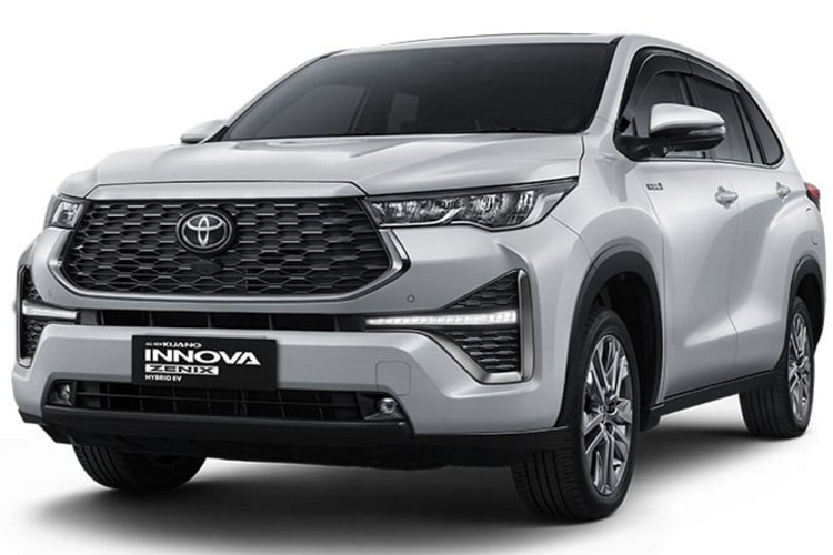 Ngoài ra, Toyota Innova Hycross 2023 tại Ấn Độ còn có tùy chọn động cơ xăng 4 xi-lanh, hút khí tự nhiên, dung tích 2.0L, kết hợp với hộp số tự động biến thiên vô cấp CVT. Động cơ này tạo ra công suất tôi đa 172 mã lực và tiêu thụ lượng xăng trung bình 16,13 km/lít (6,19 lít/100 km).