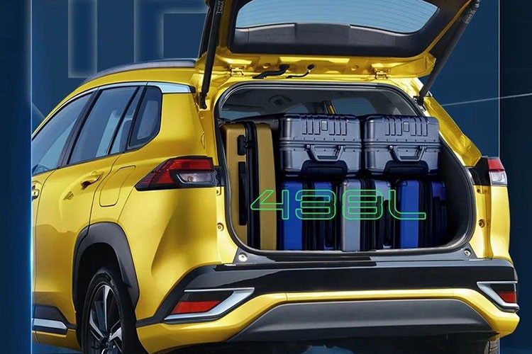 Các biến thể sử dụng động cơ xăng có thể nhận được những nâng cấp đáng kể hơn với động cơ 2ZR-FAE 1.8L hút khí tự nhiên mạnh 140 PS/170 Nm sẽ được thay thế bằng động cơ Dynamic Force 2.0L lớn hơn mạnh 169 PS/201 Nm.