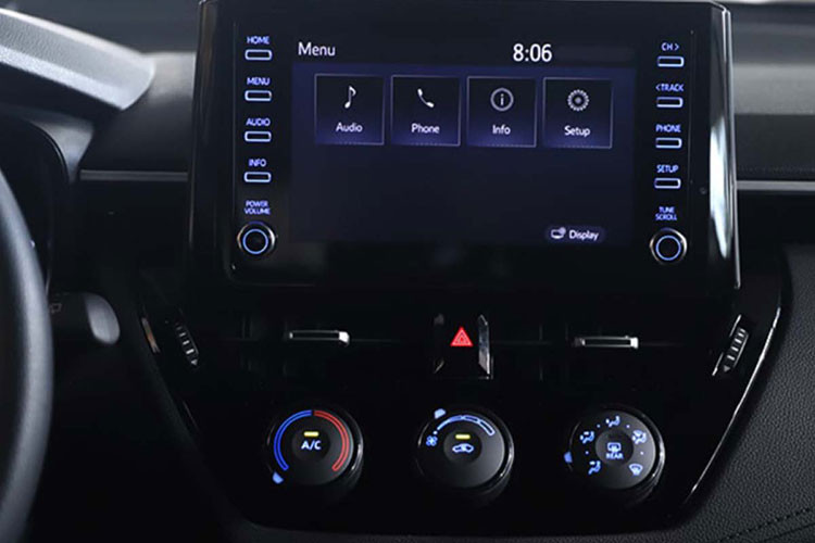 Xe cũng sẽ được trang bị gói công nghệ trợ lái nâng cao T-Pilot, bao gồm 8 tính năng ADAS như hỗ trợ bám làn đường, hỗ trợ lái chủ động, cảnh báo tiền va chạm, hệ thống cảnh báo dừng khẩn cấp, cảnh báo lệch làn đường, đèn pha tự động thích ứng, hệ thống kiểm soát hành trình thích ứng và nhận diện biển báo giao thông.