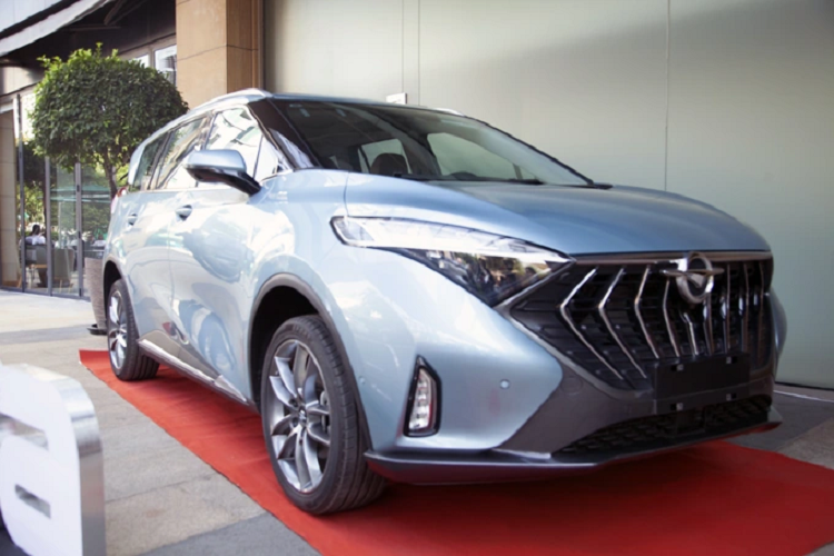 Xe được trang bị động cơ xăng với 2 tùy chọn gồm động cơ 1.5 Turbo công suất 162 mã lực, mô-men xoắn 240 Nm và động cơ 1.6 T-GDI công suất 192 mã lực, mô-men xoắn 293 Nm. Cả hai sẽ đi kèm hộp số tự động 6 cấp. Theo đó, mức giá dự kiến của Haima 7X sẽ dao động trong khoảng 700 - 800 triệu đồng.